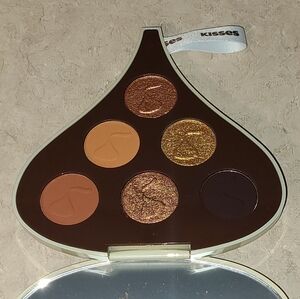 GLAMLITE Hershey's Kisses Almonds Eyeshadow Palette NWOB